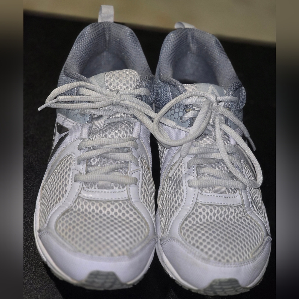 Reebok womens sneakers size 11